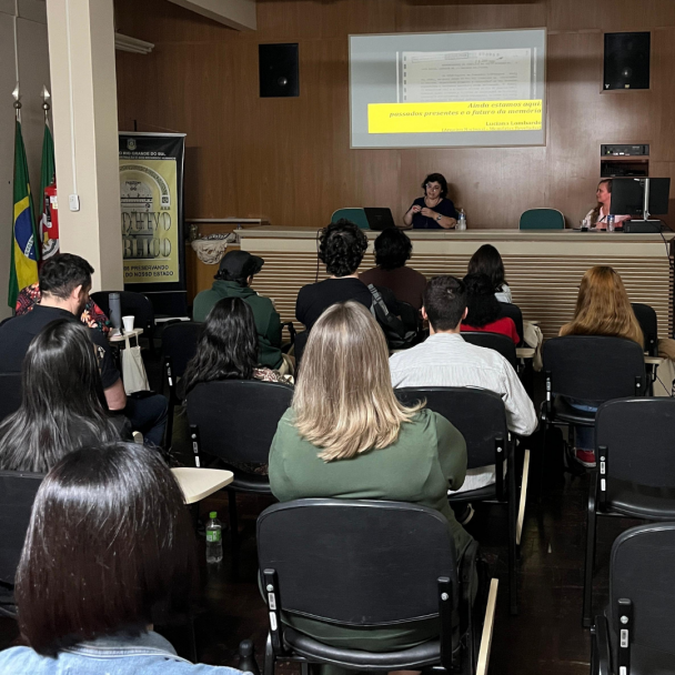 Conferência de Encerramento com Luciana Lombardo (AN).